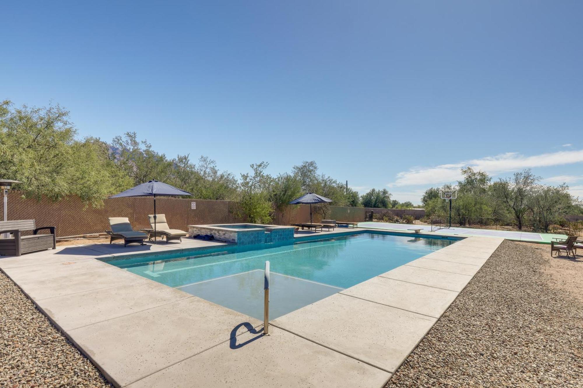 Oro Valley Retreat With Pool, Spa And Rooftop Views! Kültér fotó